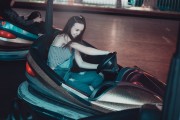尋找神秘少女的游戲——免費(fèi)下載少女游戲，少女冒險(xiǎn)，自由選擇的神秘世界等待你探索！