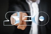 SEO搜索引擎優化（Search Engine Optimization，簡稱SEO）是一種系統性的、持續的過程，旨在通過改變網站的內容、結構和設計來提高其在搜索引擎結果頁面中排名的過程。對于任何希望在互聯網上獲得更高曝光度的網站來說，SEO都是必不可少的一環。，一語道破，SEO的全面指南