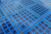 國內(nèi)首臺，超大尺寸 1.2 米 x 2.4 米鈣鈦礦太陽能電池組件激光刻蝕設(shè)備發(fā)布
