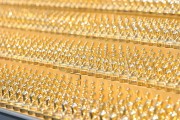 黃金倉息影響現(xiàn)貨黃金貴金屬投資成本的關(guān)鍵因素有哪些？這種影響如何體現(xiàn)在市場表現(xiàn)中？