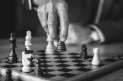 師徒游戲中下棋的妙趣與深意，師徒棋局，游戲中的趣味與哲理探索