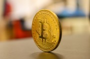 PayPal(PYPL.US)數字貨幣版圖再擴張 商家也能玩轉加密貨幣