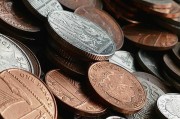 如何通過紙黃金投資特點進行市場分析？這種分析方法有哪些實際應用？