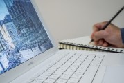 網站搭建是一種通過軟件或者硬件設備，將網絡上的信息以特定格式和結構組織起來的過程。具體來說，包括了從規劃、設計、開發到測試和部署等多個環節。，網站搭建，一個全面的流程指南