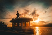 夢中的時(shí)光隧道，與去世姥爺?shù)脑俅五忮耍瑝糁械臅r(shí)光隧道，與去世姥爺?shù)脑俅五忮? title=