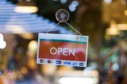 微信店鋪?zhàn)匀ヂ裕p松開啟你的線上商業(yè)之旅，微信店鋪?zhàn)砸徽臼街改希p松邁入電商新篇章