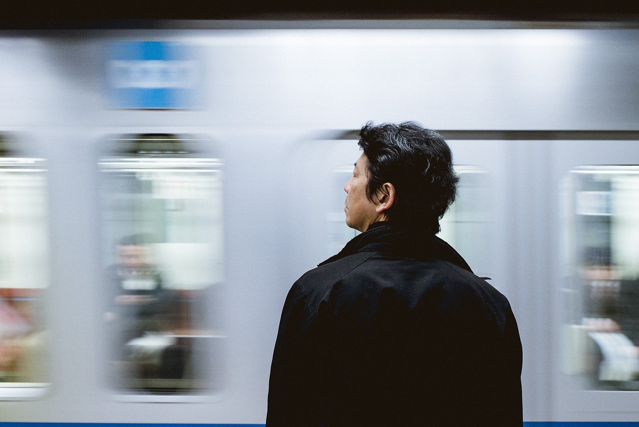 夢中的時間緊迫，趕火車的焦慮與挑戰