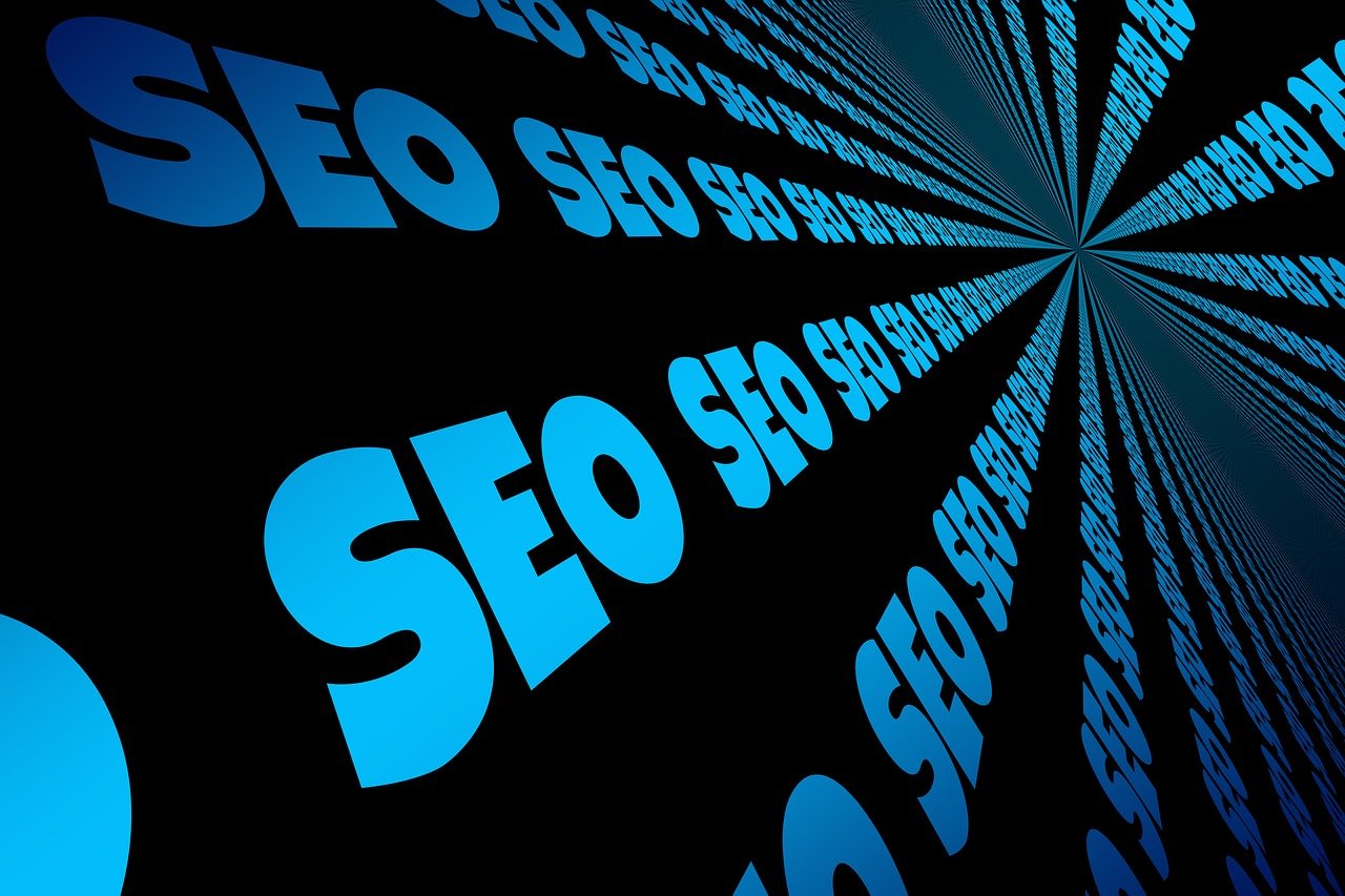SEO（搜索引擎優化）是一種在互聯網上提升一個網站排名和可見性的策略。這篇文章將詳細解釋什么是SEO，并探討一些關鍵元素和步驟，幫助你實現一個高質量的、有吸引力的網站。