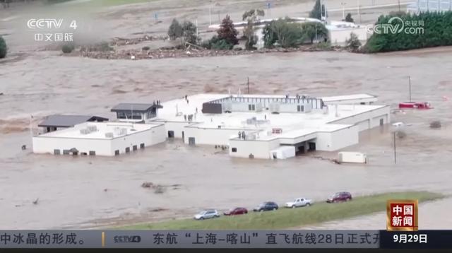 至少90人死亡，仍有240萬用戶斷電，美國損失預(yù)計上千億美元！“就像被炸彈炸過”