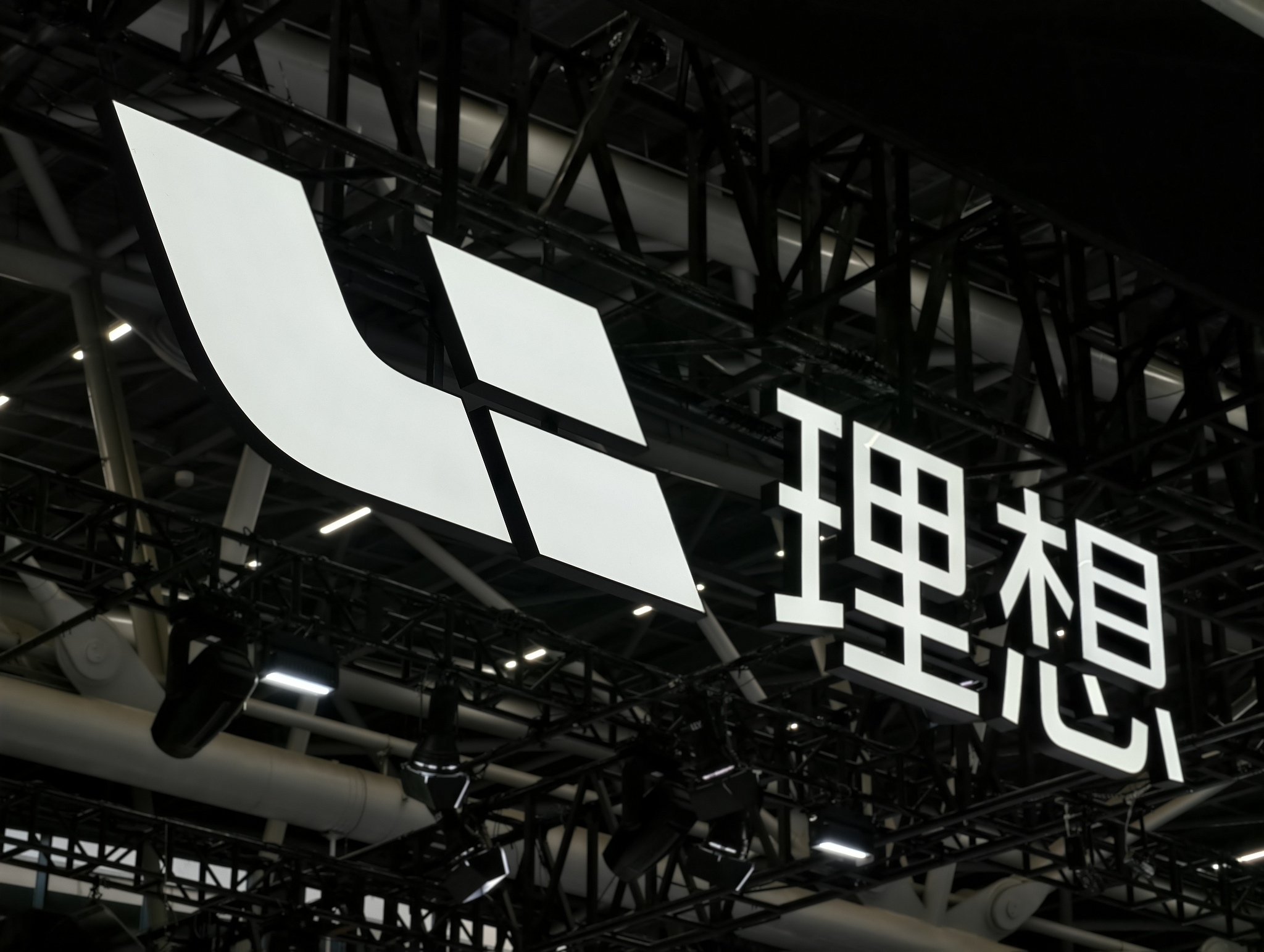 理想向BBA發起總攻